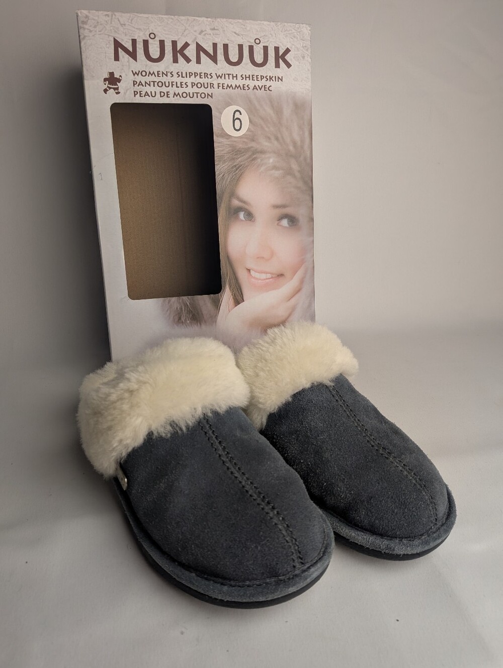 NUKNUUK Women Slippers Sheepskin Blue And White Size 6